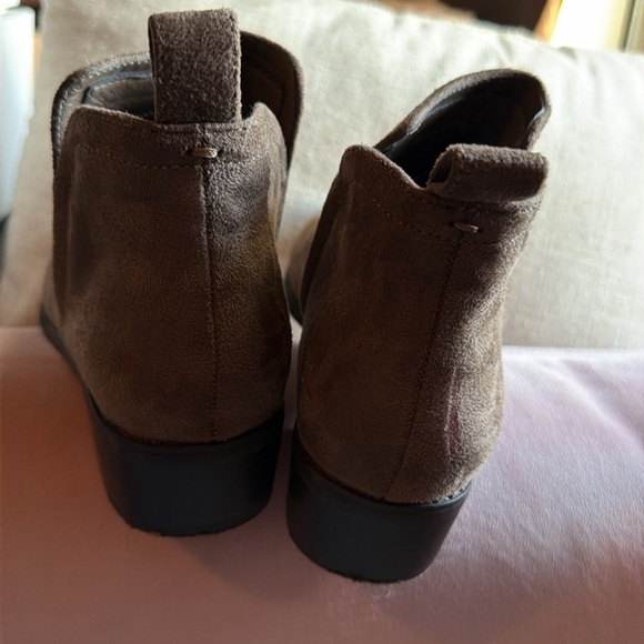 Women's brown Suede Ankle Boots - Picture 4 of 10